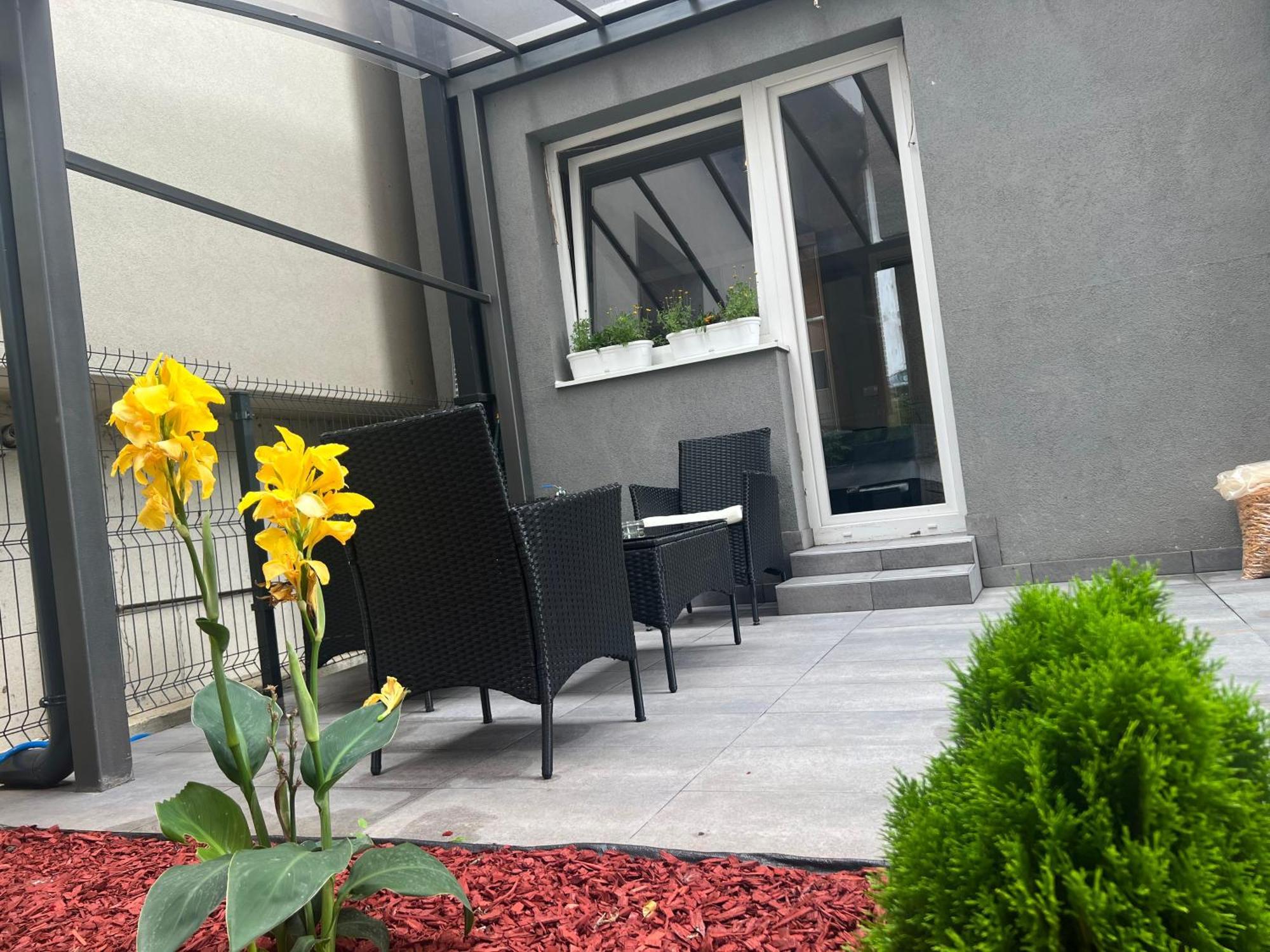 Elena Lux Apartment Užice Екстериор снимка