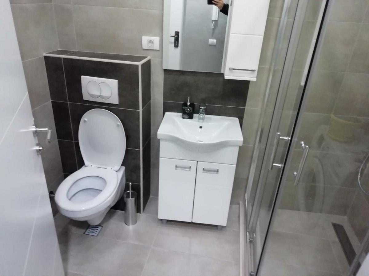 Elena Lux Apartment Užice Екстериор снимка