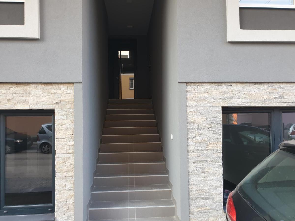 Elena Lux Apartment Užice Екстериор снимка