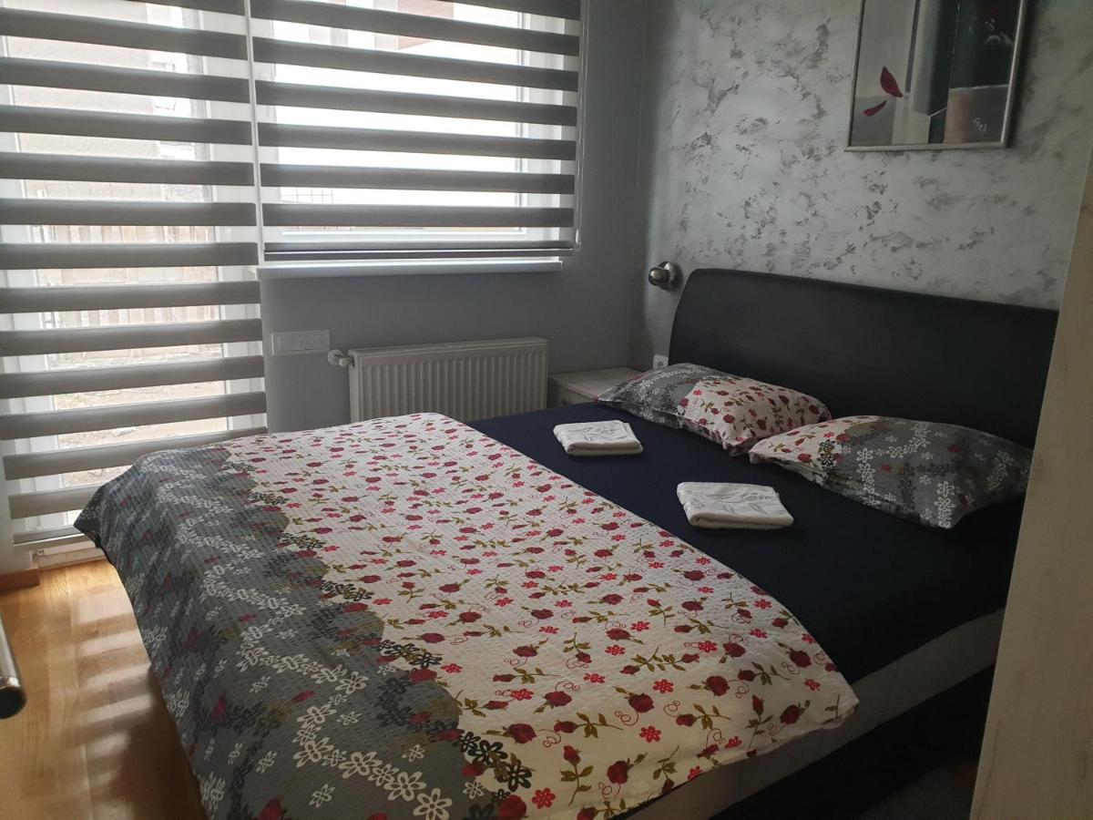 Elena Lux Apartment Užice Екстериор снимка